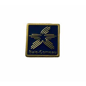 City Ville de Baie-Comeau Canada Lapel Pin Flag Travel Souvenir